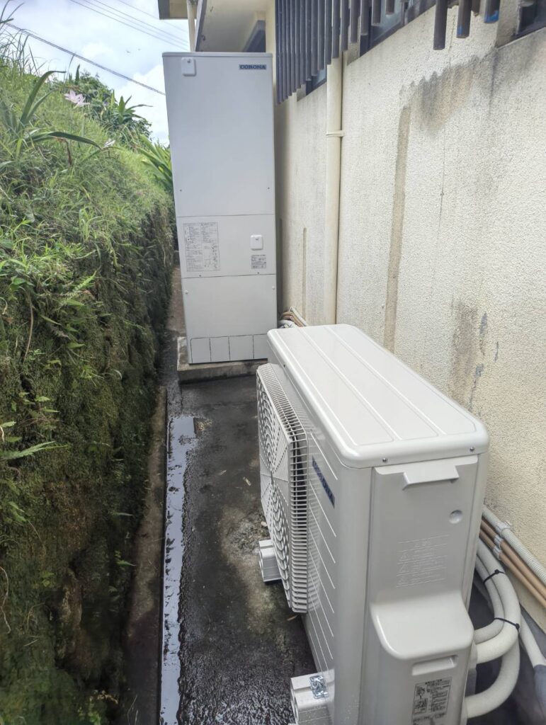 鹿児島県枕崎市I様邸に設置したエコキュートの貯湯タンクとヒートポンプ室外機