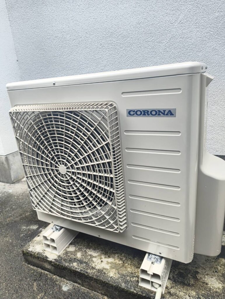 鹿児島県枕崎市B様邸に設置したエコキュートのヒートポンプ室外機